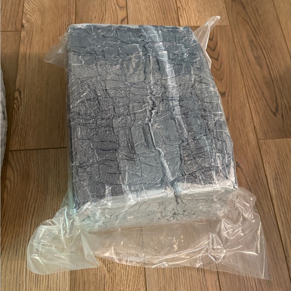 Lingusta extra high booster pet/dog car seat- New with tags- Pets up to 35 lbs - Picture 9 of 9